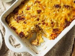 Запеканка с яйца, сирене и бекон за закуска - снимка на рецептата Запеканка с яйца, сирене и бекон за закуска - снимка на рецептата